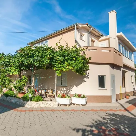 Family-friendly With Swimming Pool Baska, Krk - 19432 شقة