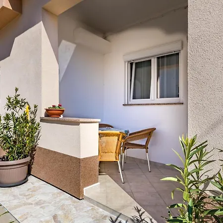 Family-friendly With Swimming Pool - Krk - 19432 *