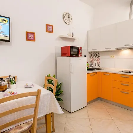 Family-friendly With Swimming Pool - Krk - 19432